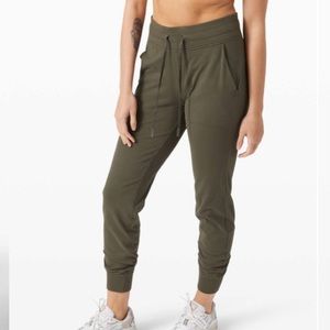 COPY - Lululemon Ready to Rulu Pant